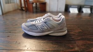 Read more about the article NEW BALANCE 990GL5