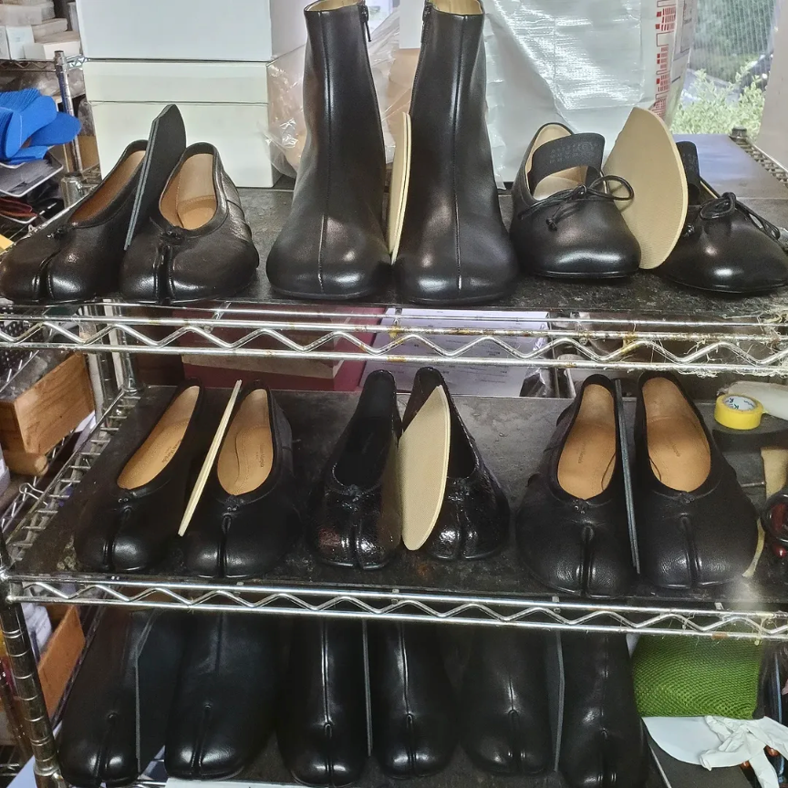 あなたが現在見ているのは 【Repair Archive】 月間約400足の実績――Maison Margiela「足袋（Tabi）」ハーフラバーはなぜリファーレに集まるのか？